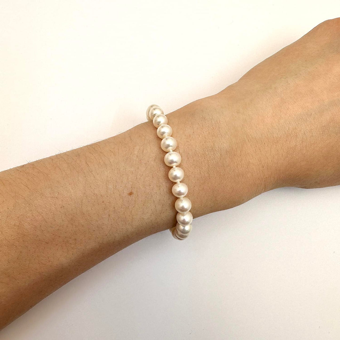 14K Gold Yellow 6mm Cultured Pearls Fish Clasp Bracelet 7"