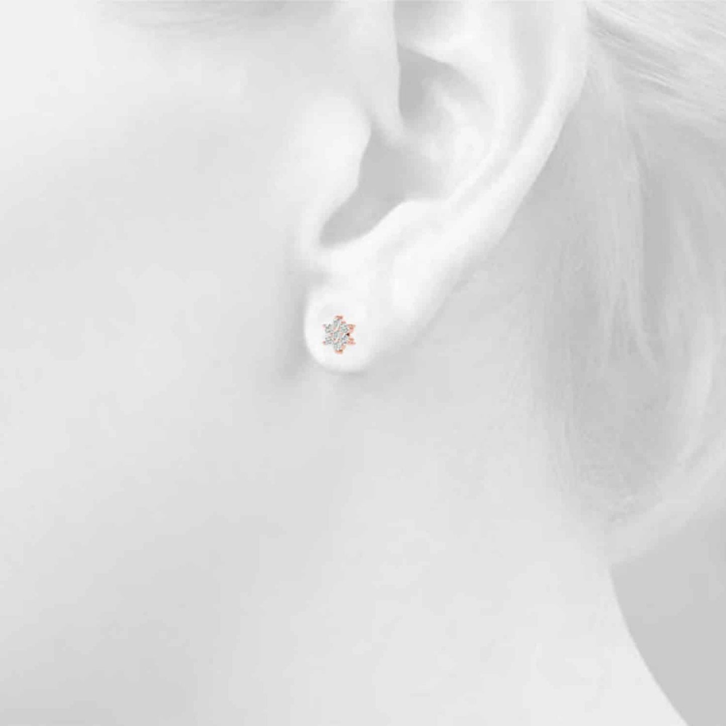 0.20CTW Real Diamond 14K Gold Flower Cluster Stud Earrings
