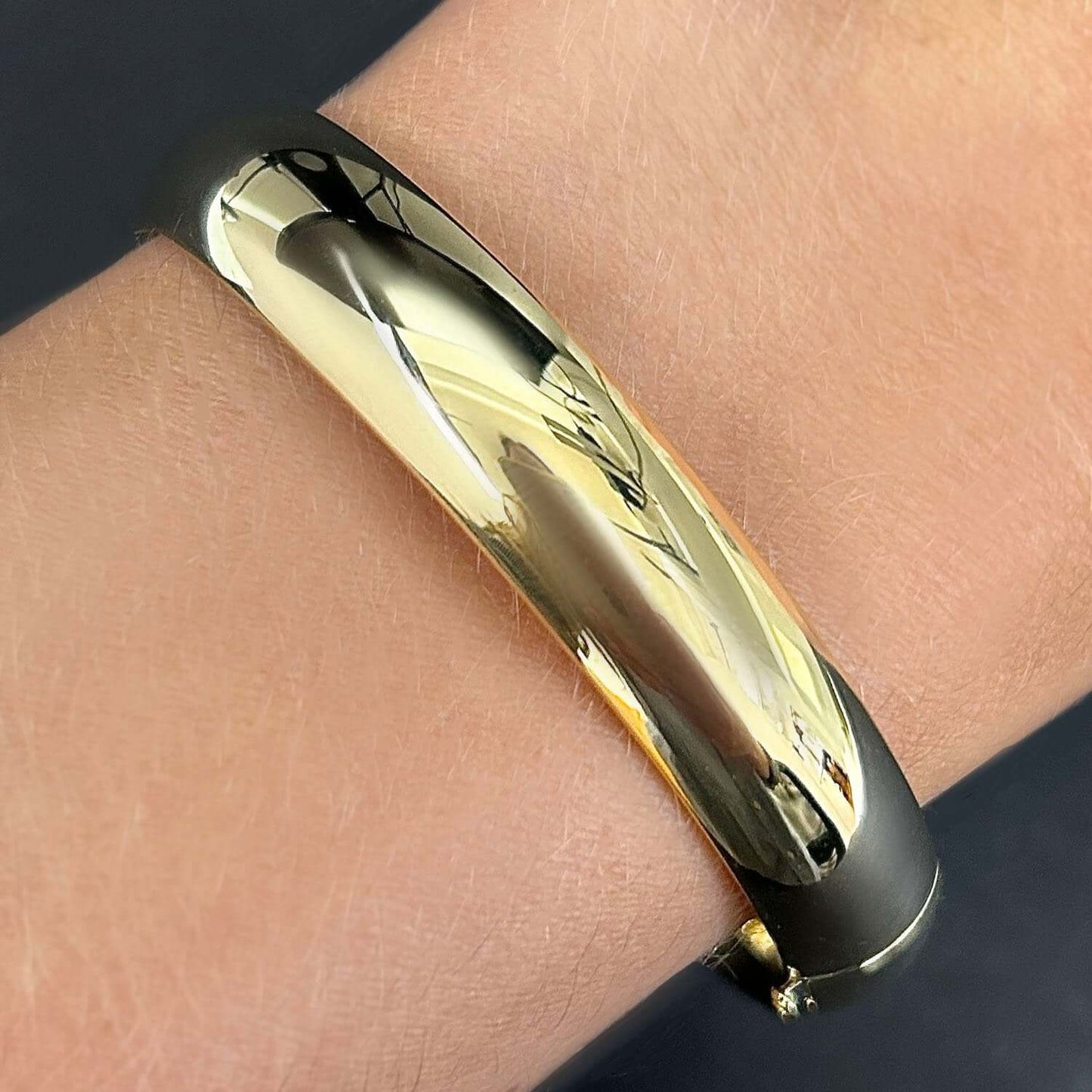 14K Yellow Gold 10mm Bangle Bracelet 7"-8"