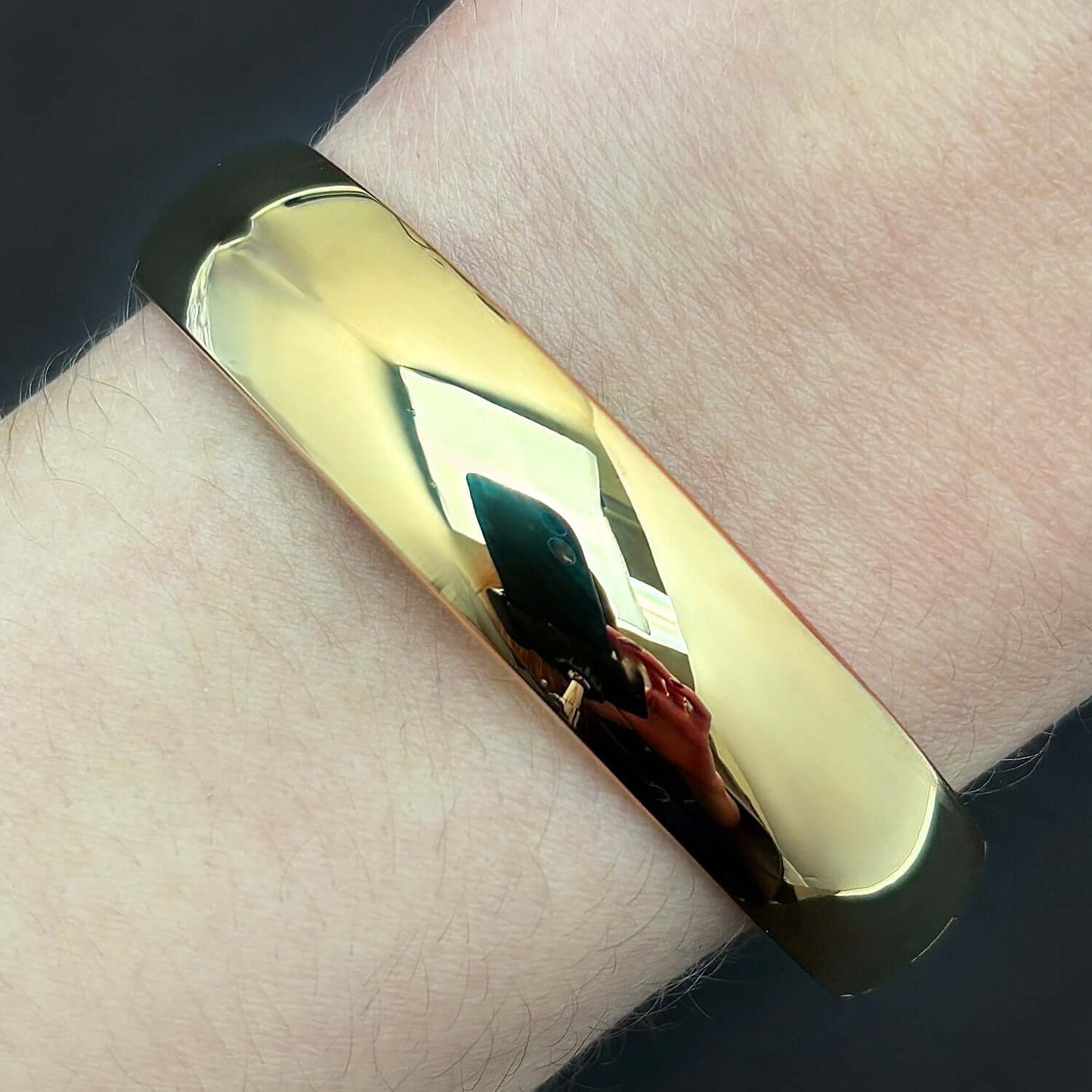 14K Yellow Gold 13.5mm Bangle Bracelet 7"-8"