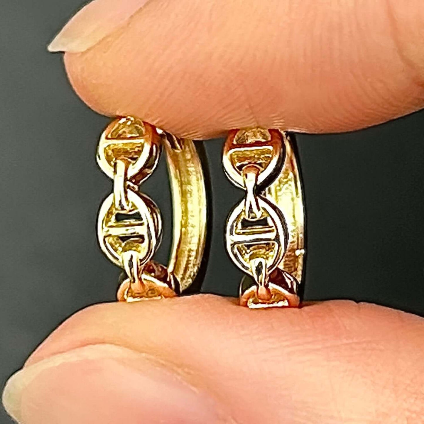 14K Gold Oval Mariner Snap Closure Huggie Hoop Earrings 12mm