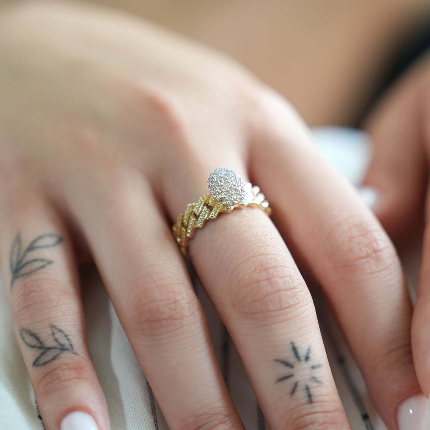 0.15CTW Natural Diamond 10K Gold Miami Oval Diamond Top Ring
