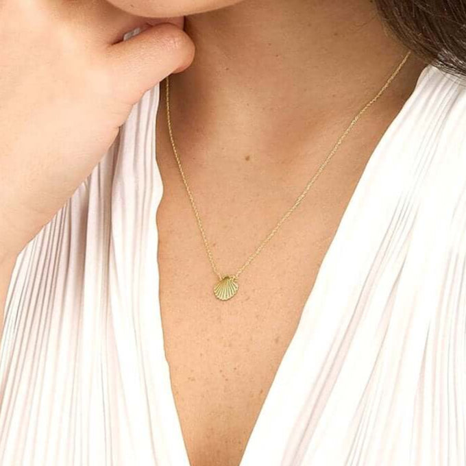 Real 14k Gold Sea Shell Pendant Adjustable Necklace 16"-18"