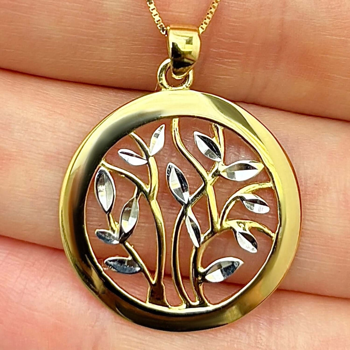 14K Gold Round Tree of Life Circle Pendant Box Chain 18"
