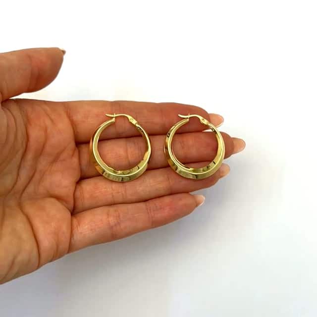 14K Yellow Gold Graduated Hoop Earrings 27mm