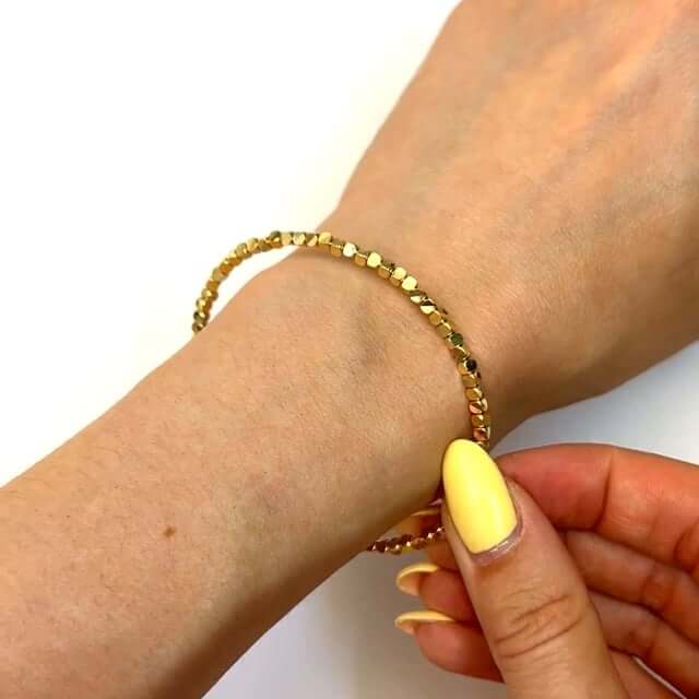 14K Yellow Gold 2.5mm Diamond-Cut Cube Bangle Bracelet 6.75"