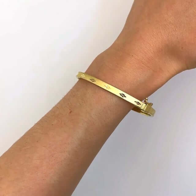10K Gold Yellow 4mm Diamond-Cut Satin Bangle Bracelet 6.75"