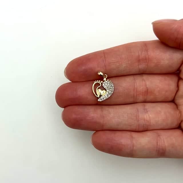 0.13CTW Real Diamond 10K Gold Mother Child Footprints Heart Pendant 0.7"