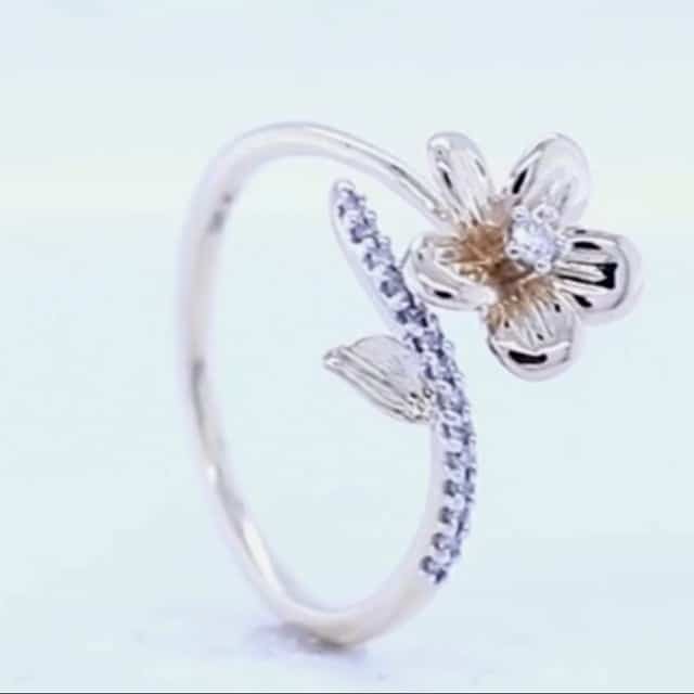 0.08CTW Real Diamond 10K Gold Yellow White Rose Flower Cocktail Ring