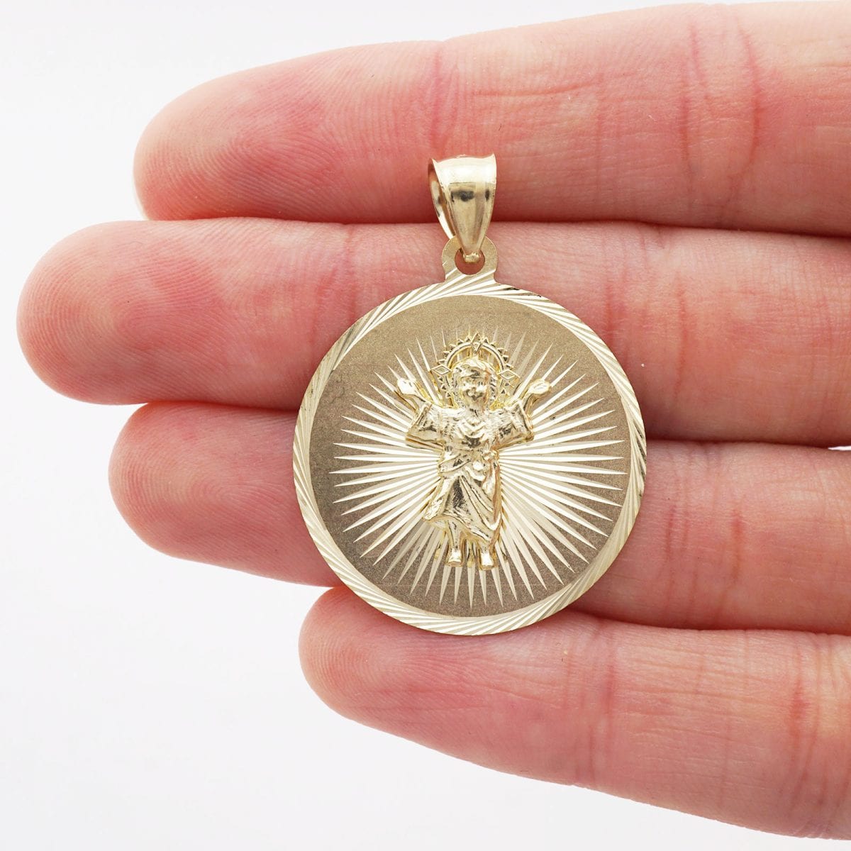 10k Yellow Gold Diamond Cut Divino Niño Jesús Round Medallion Pendant