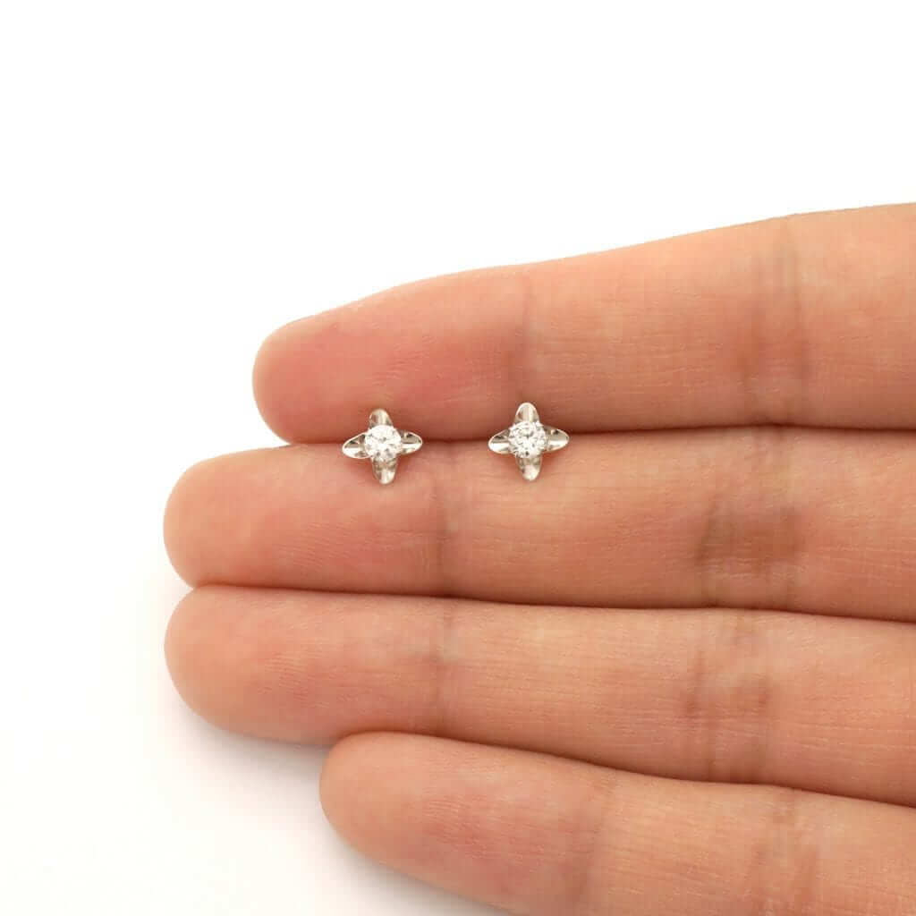 Round-Cut White Zircon Flower Baby Screwback Stud Earrings 14k White Gold 5mm