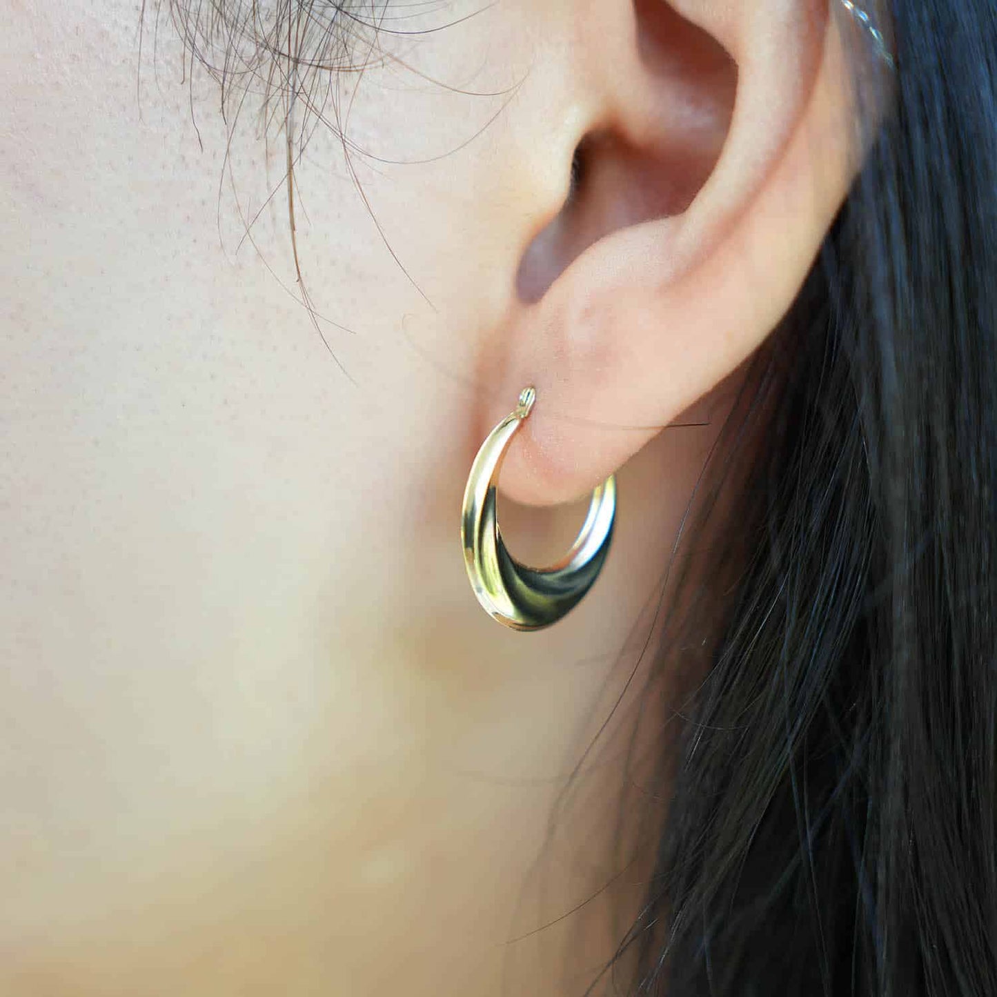 14K Real Gold Shiny Graduated Oval Hoop Earrings 20mm
