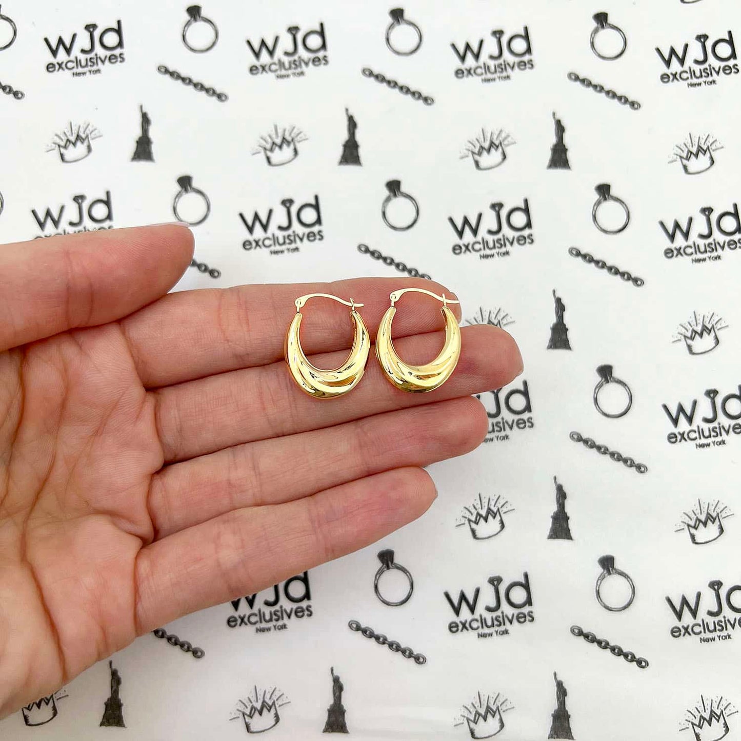 14K Real Gold Shiny Graduated Oval Hoop Earrings 20mm