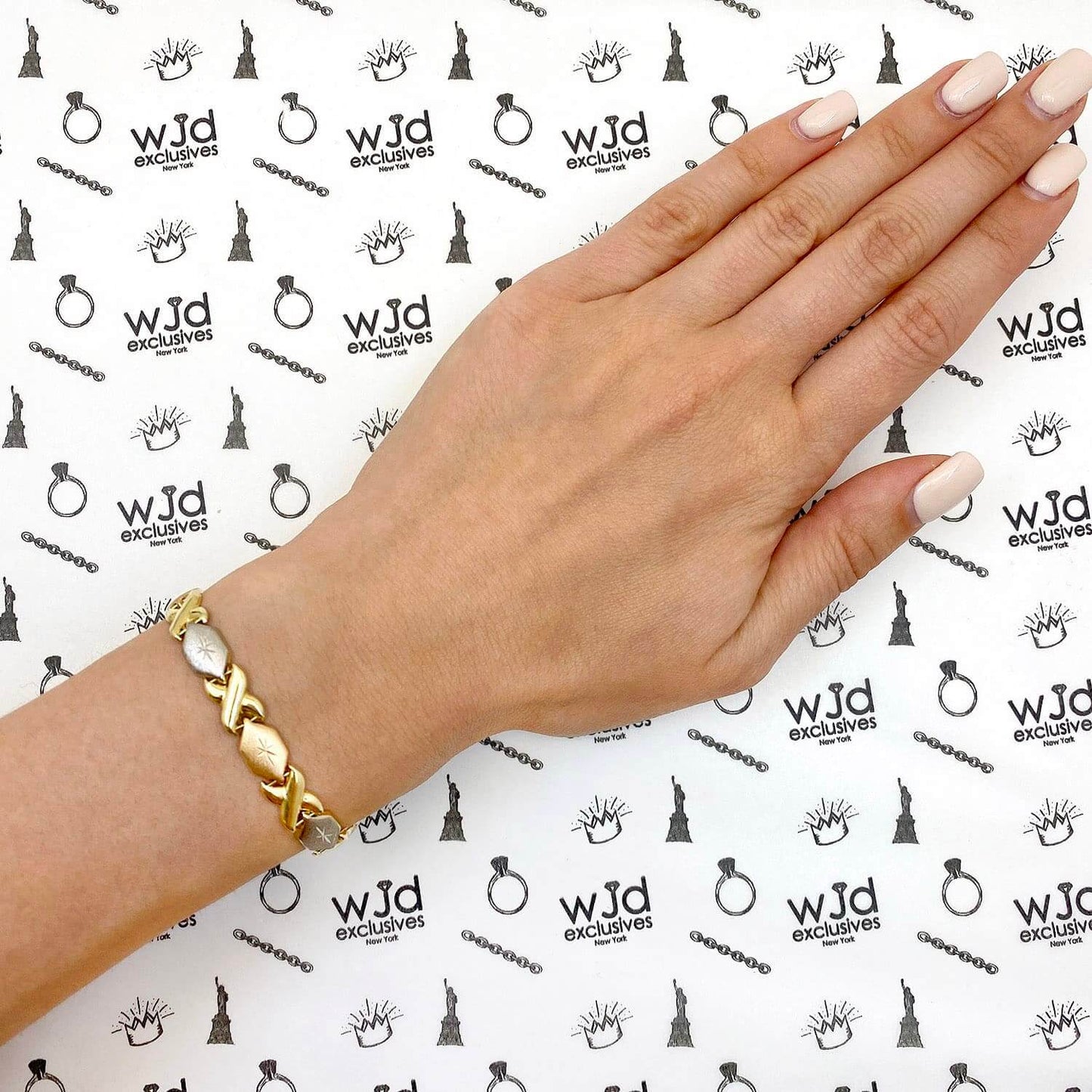 14K Gold Tri-Color 7mm Diamond-Cut Stampato XO Bracelet 7"