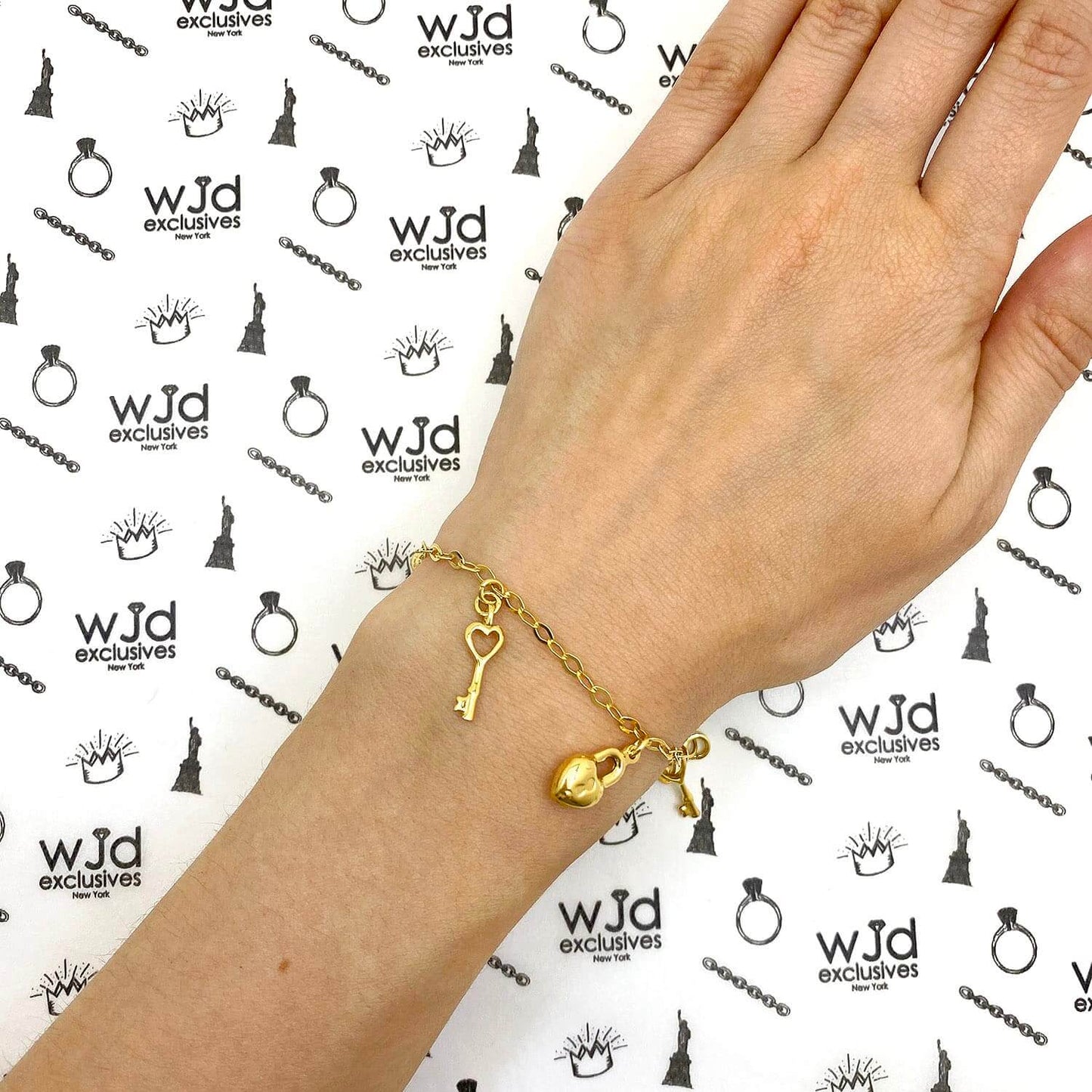 14K Yellow Gold Over Sterling Silver 3mm Puffed Locks & Keys Charm Bracelet (Solid Links) 8"
