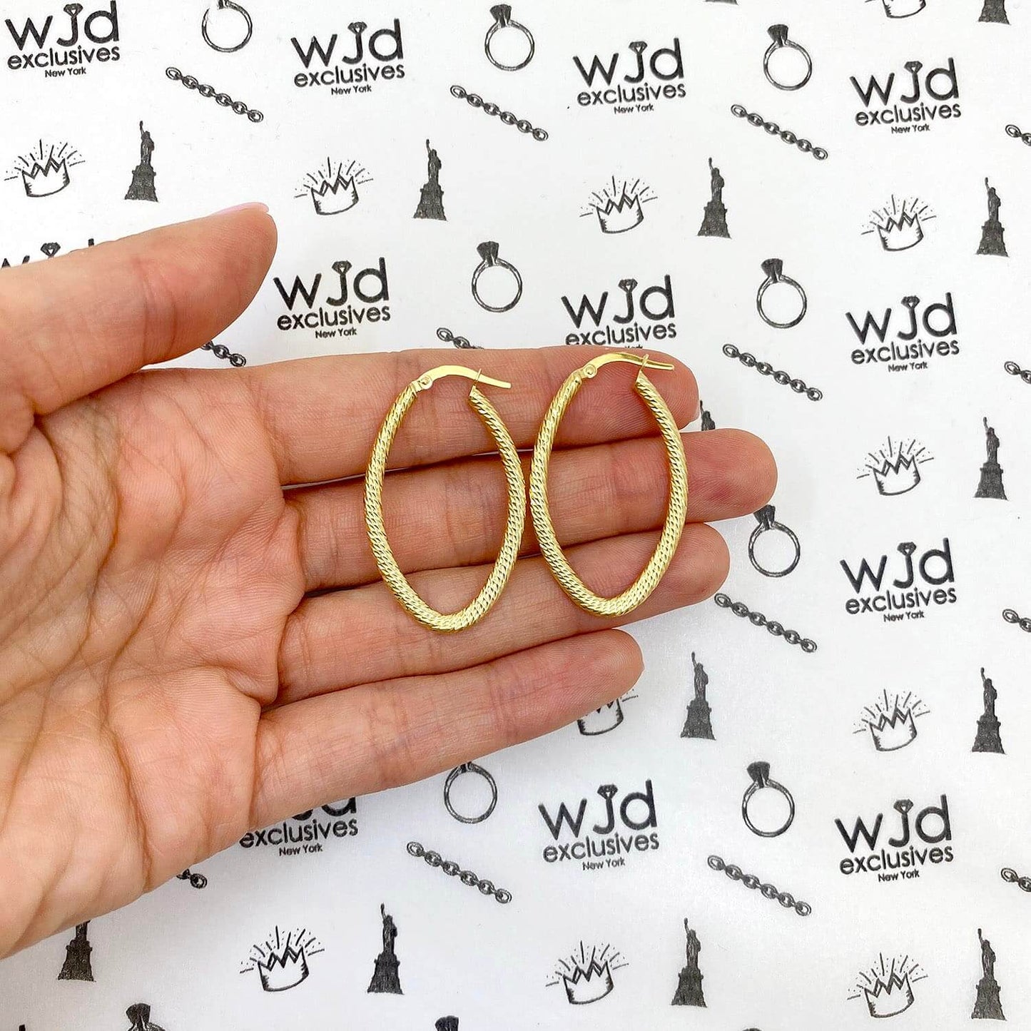 10K Gold Diamond Cut Oval Hoop Earrings 40mm