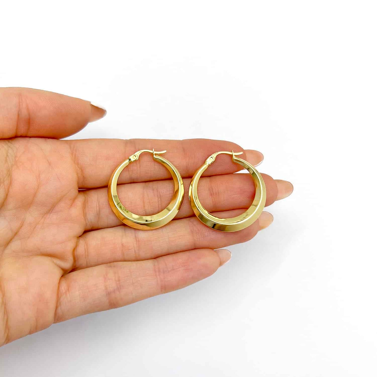 14K Yellow Gold Graduated Hoop Earrings 27mm