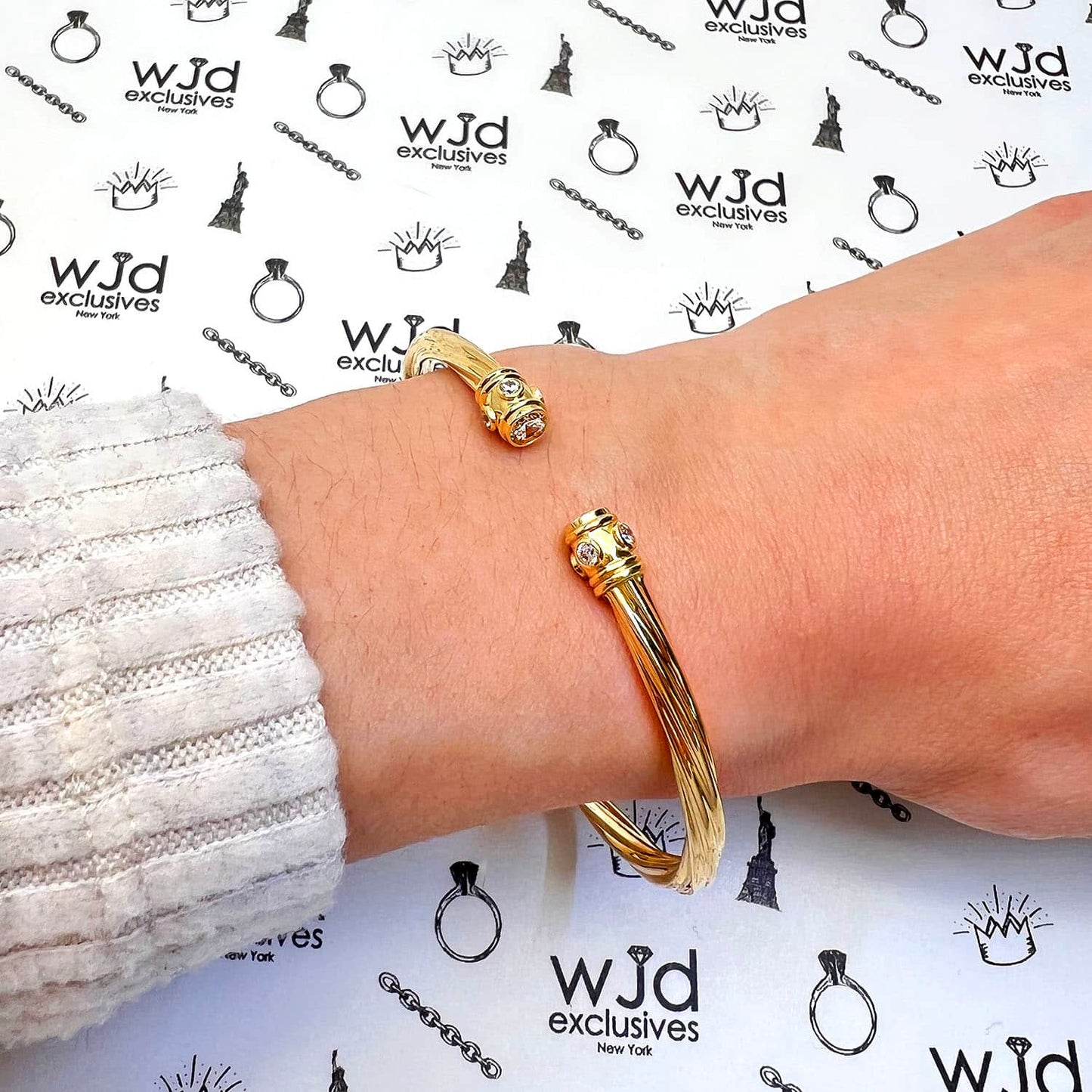 14K Yellow Gold Bezel CZ Twisted Tube Bangle Bracelet 7"