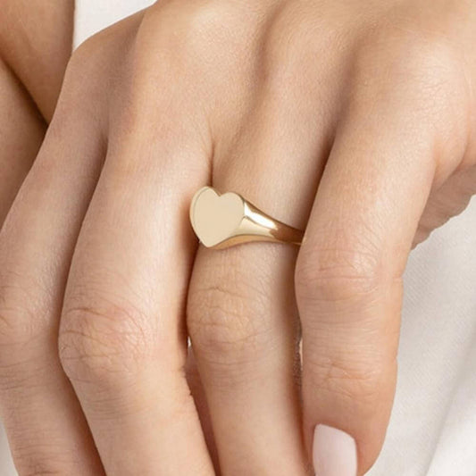 The Unisex Trend: Why a Signet Ring Speaks to Both Men’s and Women’s Styles - WJD Exclusives