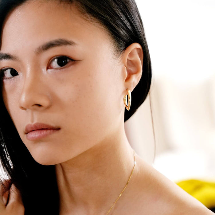 14K Yellow Gold White Graduated Oval Hoop Earrings 20mm - WJD Exclusives