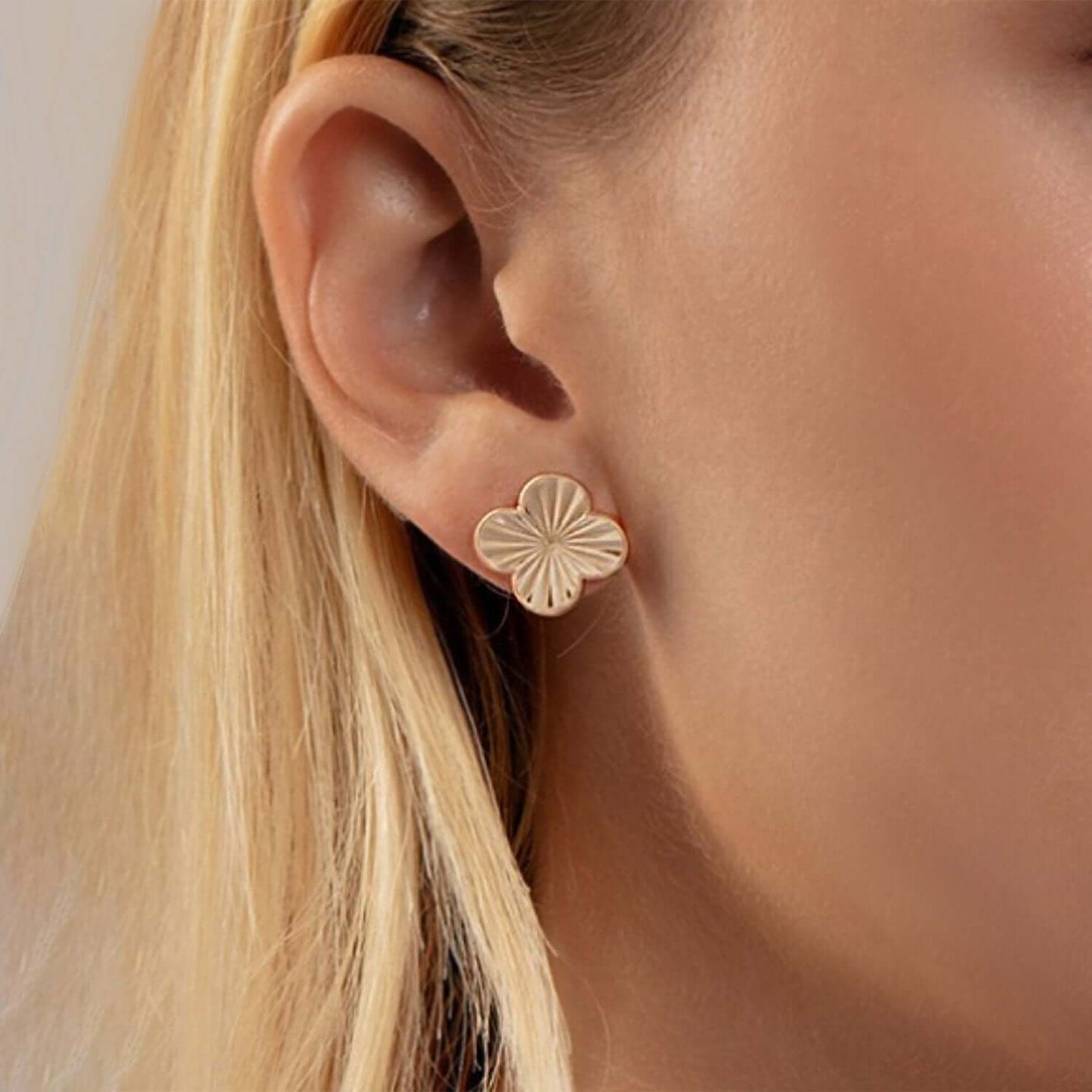 Real 14K Gold Textured Clover Flower Stud Earrings 12mm