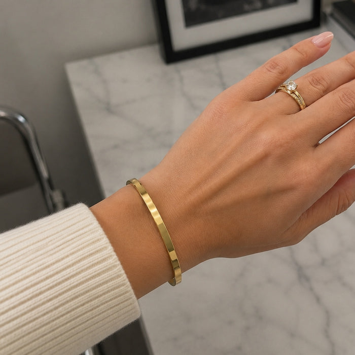 14K Yellow Gold Classic High Polished 4mm Bangle Bracelet 7.25" Lifestyle