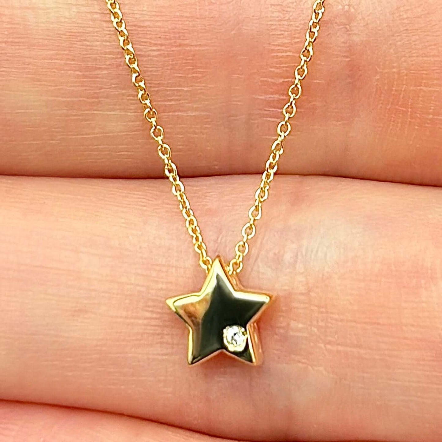 14K Yellow Gold .05Ct Natural Diamond 6.5mm Star Charm Necklace 18"