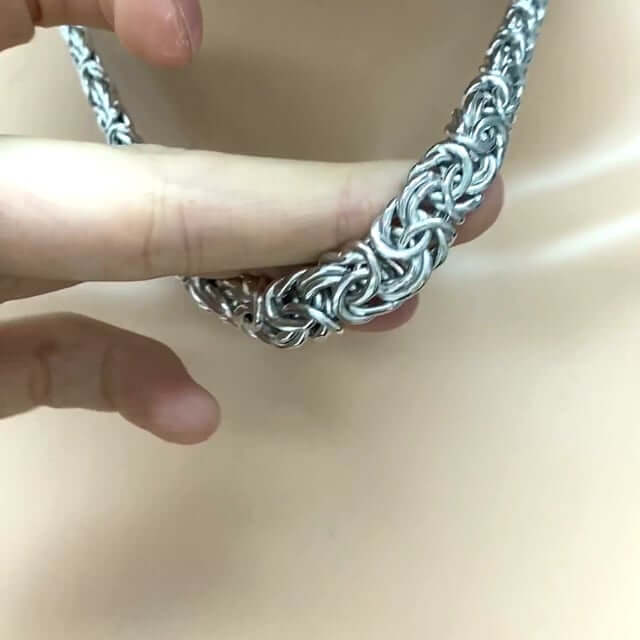 Sterling Silver Byzantine Graduated Necklace (Solid Links) 18"