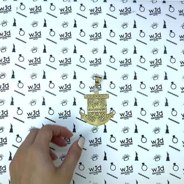 10K Yellow Gold Last Supper And Mariner Anchor Pendant 51mm x 78mm