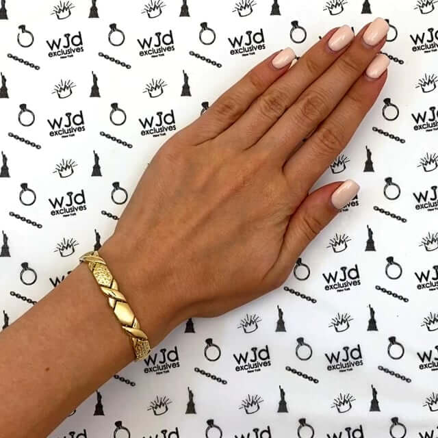 14K Yellow Gold 7.5mm Diamond-Cut Stampato XO Bracelet (Hollow) 7.5"