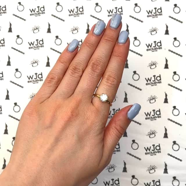 1CT Round Real Moissanite 18K Gold Classic Solitaire Engagement Ring