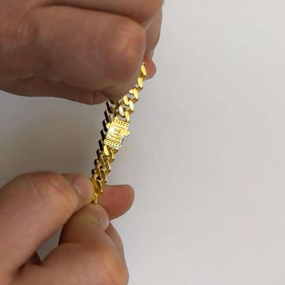 14K Gold Yellow 8mm Modern Lite Edge Bracelet 8.25"