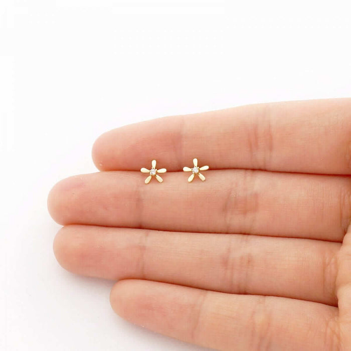 14k Yellow Gold White Zircon Flower Screw Back Stud Earrings