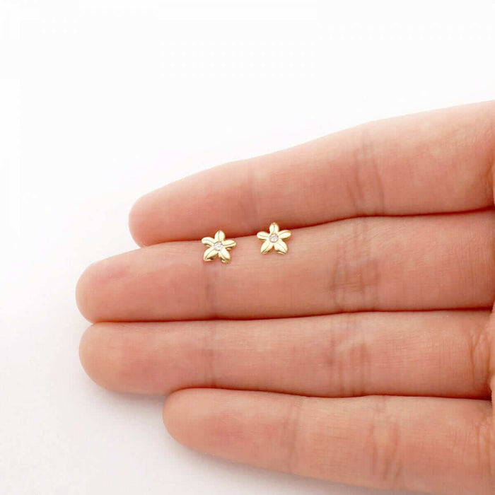 14k Yellow Gold White Zircon Textured Flower Screw Back Stud Earrings