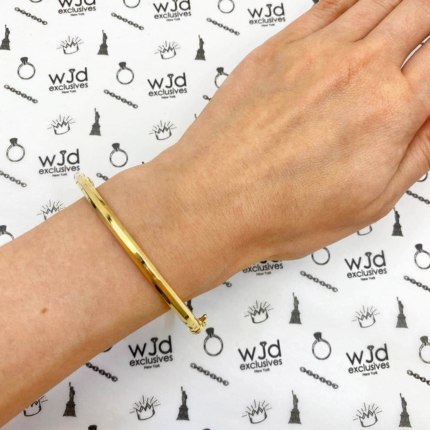 10K Gold 4mm Diamond-Cut Tube Hinged Side Clasp Bangle Bracelet 7.5"