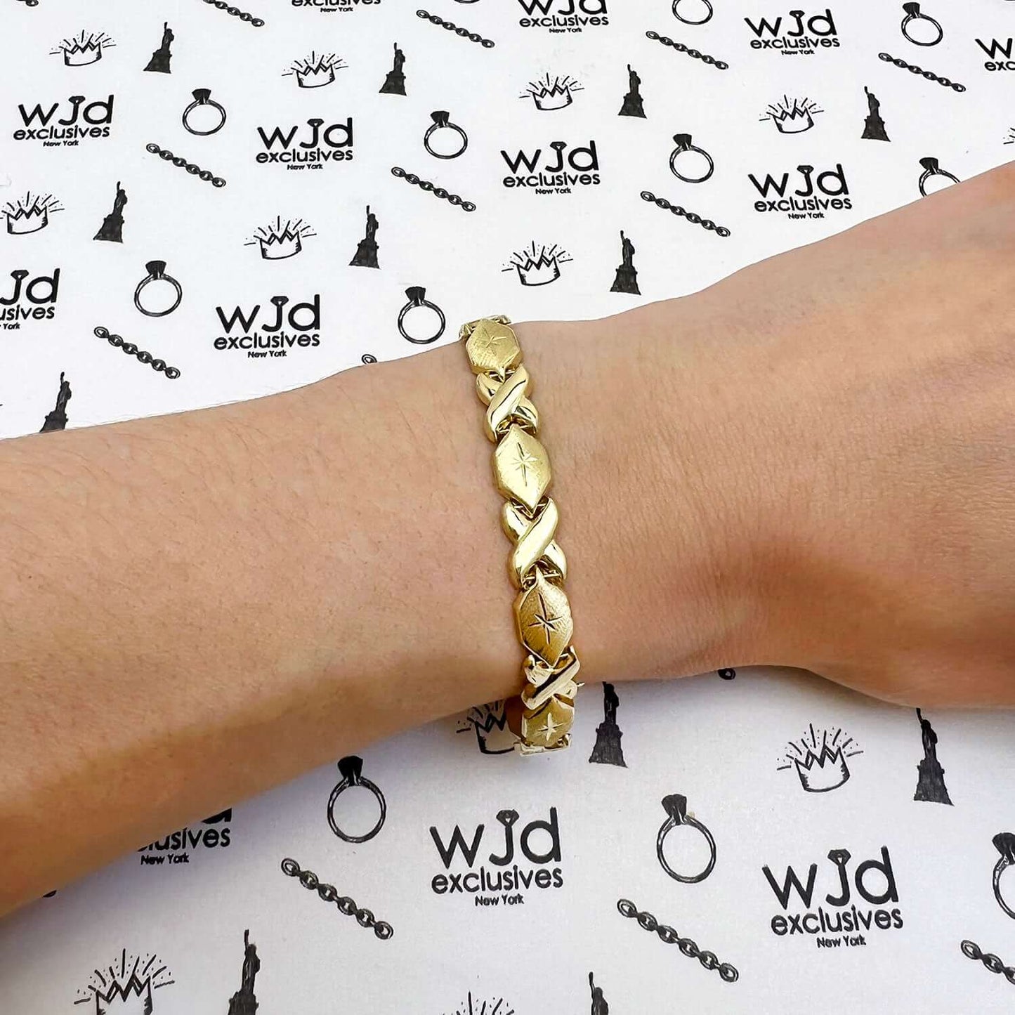 10K Gold Yellow 7mm Hollow Hugs & Kisses XO Bracelet 7.25"-8"