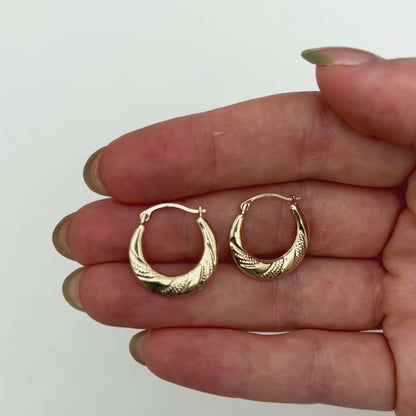 14K Gold Graduated Swirl Hoop Earrings 18mm — product video